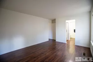 Photo #4: 240014547 Listing 