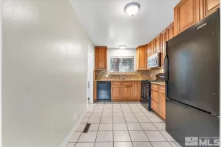 Photo #4: 240014597 Listing