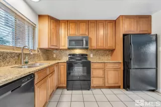 Photo #6: 240014597 Listing