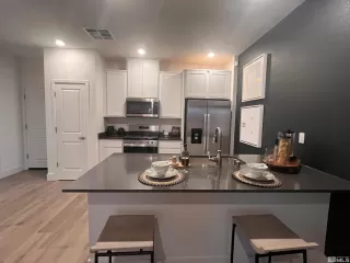 Photo #3: 240014611 Listing 