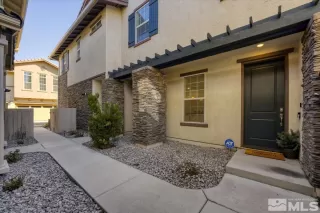 Photo #2: 240014617 Listing