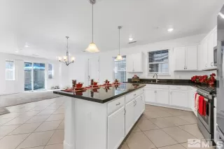 Photo #3: 240014617 Listing