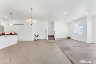 Photo #4: 240014617 Listing