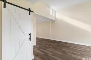 Photo #2: 240014825 Listing