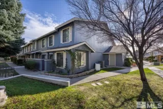 Photo #2: 240014832 Listing