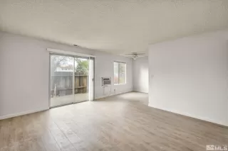 Photo #2: 240014878 Listing 