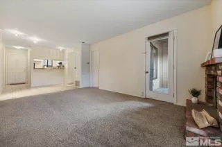 Photo #3: 240014926 Listing