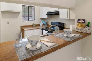 Photo #4: 240014926 Listing