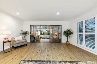 Photo #6: 240014935 Listing 