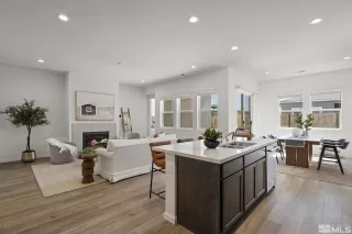 Photo #5: 240014945 Listing