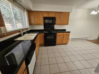 Photo #5: 240014981 Listing