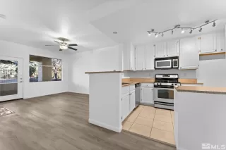 Photo #3: 240014991 Listing 