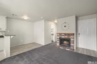 Photo #5: 240015097 Listing 