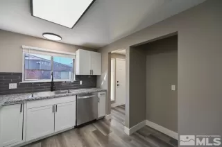 Photo #6: 240015098 Listing