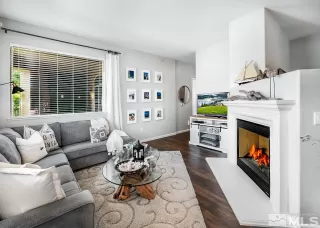 Photo #3: 240015130 Listing