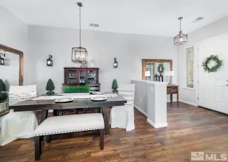 Photo #5: 240015130 Listing