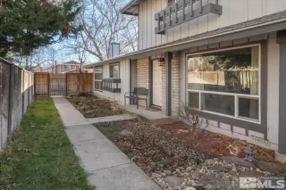 Photo #2: 240015189 Listing