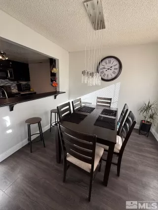 Photo #5: 240015190 Listing