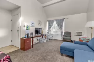 Photo #2: 240015249 Listing