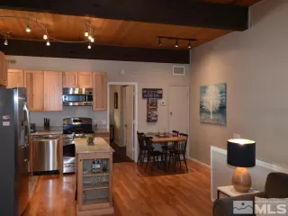 Photo #5: 240015304 Listing