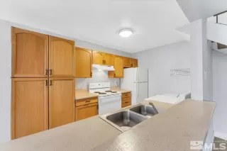 Photo #6: 240015362 Listing