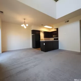 Photo #6: 240015415 Listing