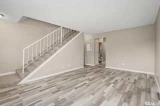 Photo #2: 240015469 Listing 