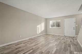 Photo #5: 240015469 Listing 