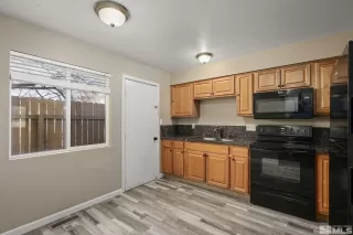 Photo #6: 240015469 Listing 