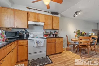 Photo #4: 240015547 Listing