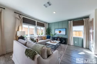 Photo #5: 240015572 Listing