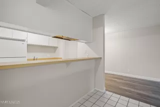 Photo #5: 240015657 Listing 