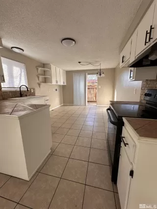 Photo #1: 240015675 Listing 