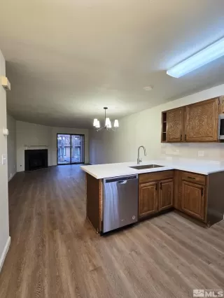 Photo #3: 250000008 Listing 