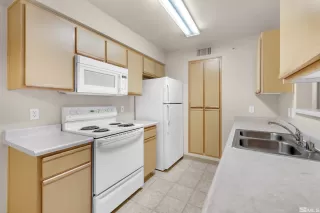 Photo #3: 250000068 Listing