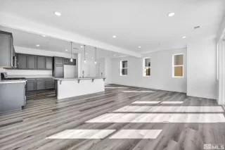 Photo #4: 250000136 Listing 