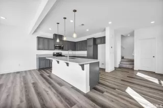 Photo #6: 250000136 Listing 