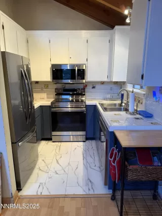 Photo #3: 250000256 Listing