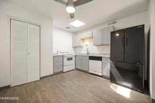 Photo #3: 250000285 Listing 