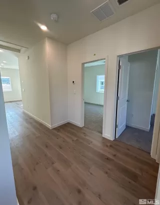 Photo #3: 250000340 Listing