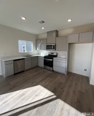 Photo #6: 250000340 Listing