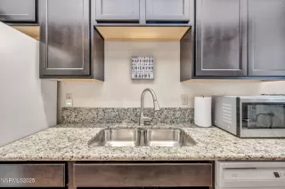 Photo #4: 250000546 Listing 