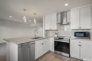 Photo #1: 250000674 Listing 