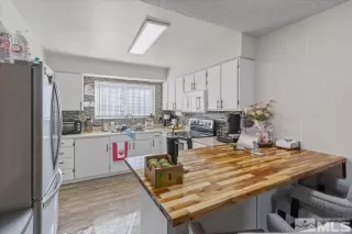 Photo #3: 250000919 Listing