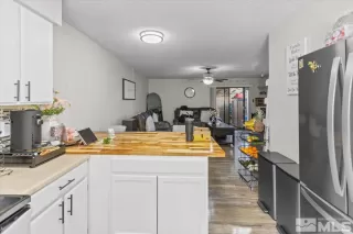 Photo #5: 250000919 Listing