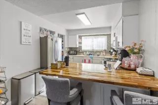 Photo #6: 250000919 Listing