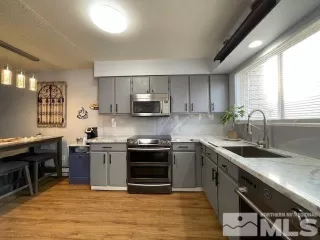 Photo #3: 250000926 Listing 