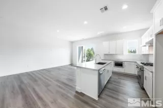 Photo #2: 250003440 Listing