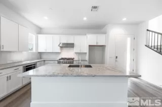 Photo #4: 250003440 Listing