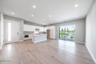 Photo #4: 250003442 Listing